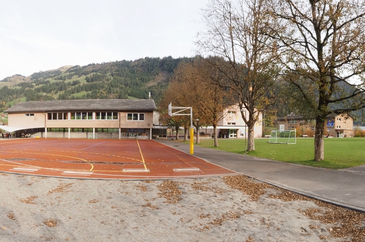 Wie geht es weiter mit den Oberstufen von Zweisimmen und St. Stephan? Werden die Oberstufenschülerinnen und Schüler von Zweisimmen und St. Stephan bald nicht mehr gemeinsam in Zweisimmen zur Schule gehen?