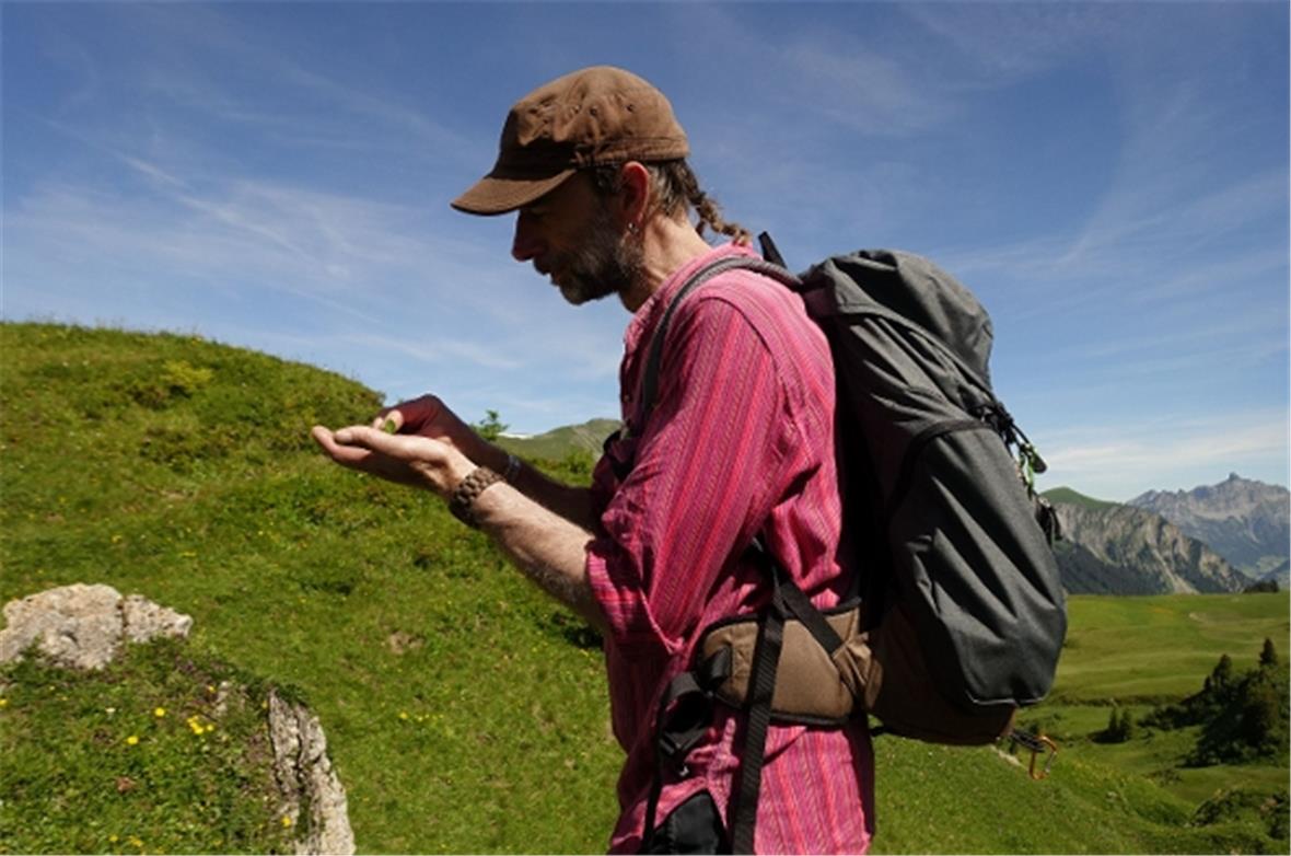 Werner Düro aus Oberwil nahm als einziger Mann und Simmentaler am Kräuterwanderk...