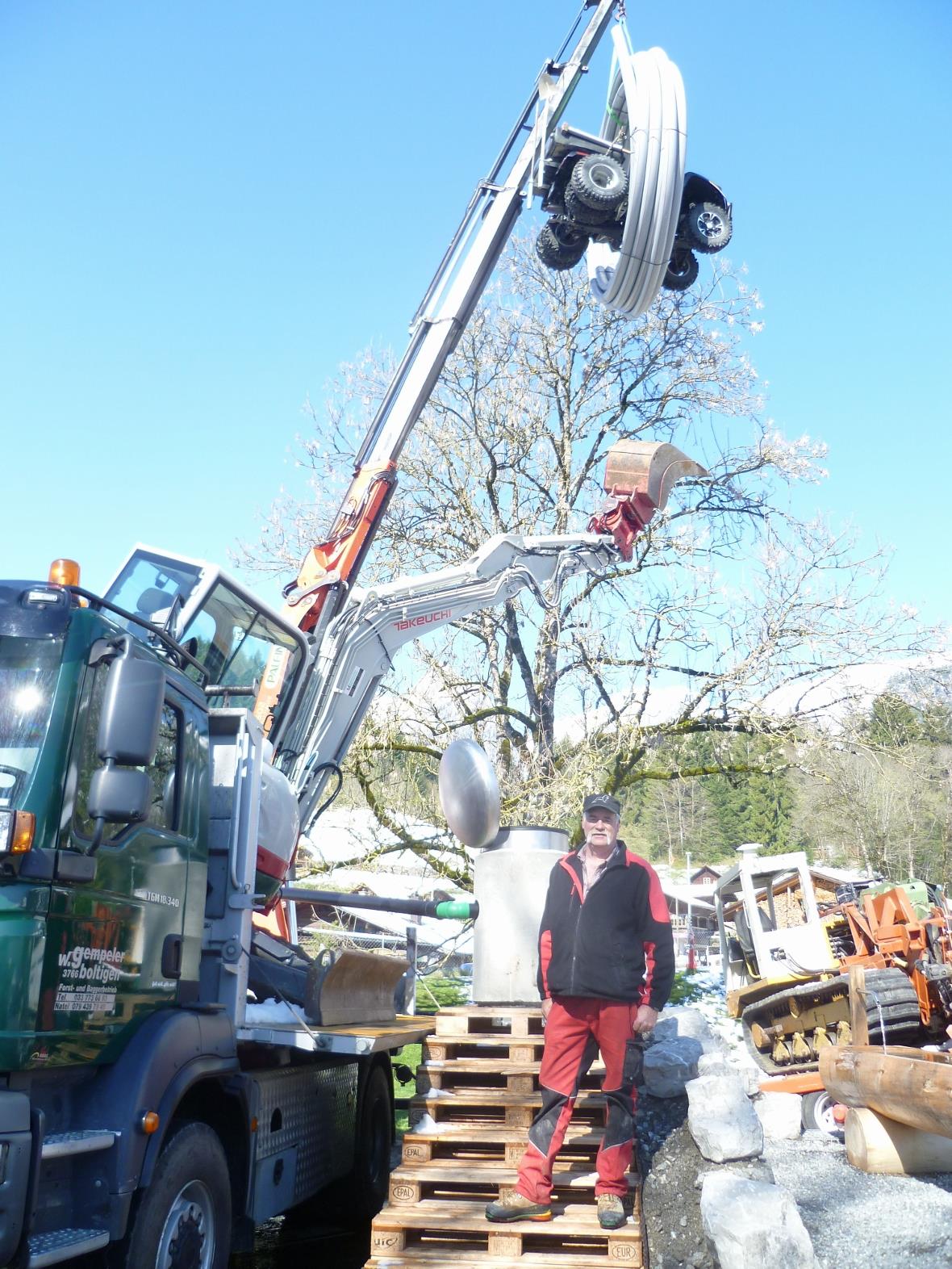 Werner Gempeler vor seinem «Wahrzeichen».