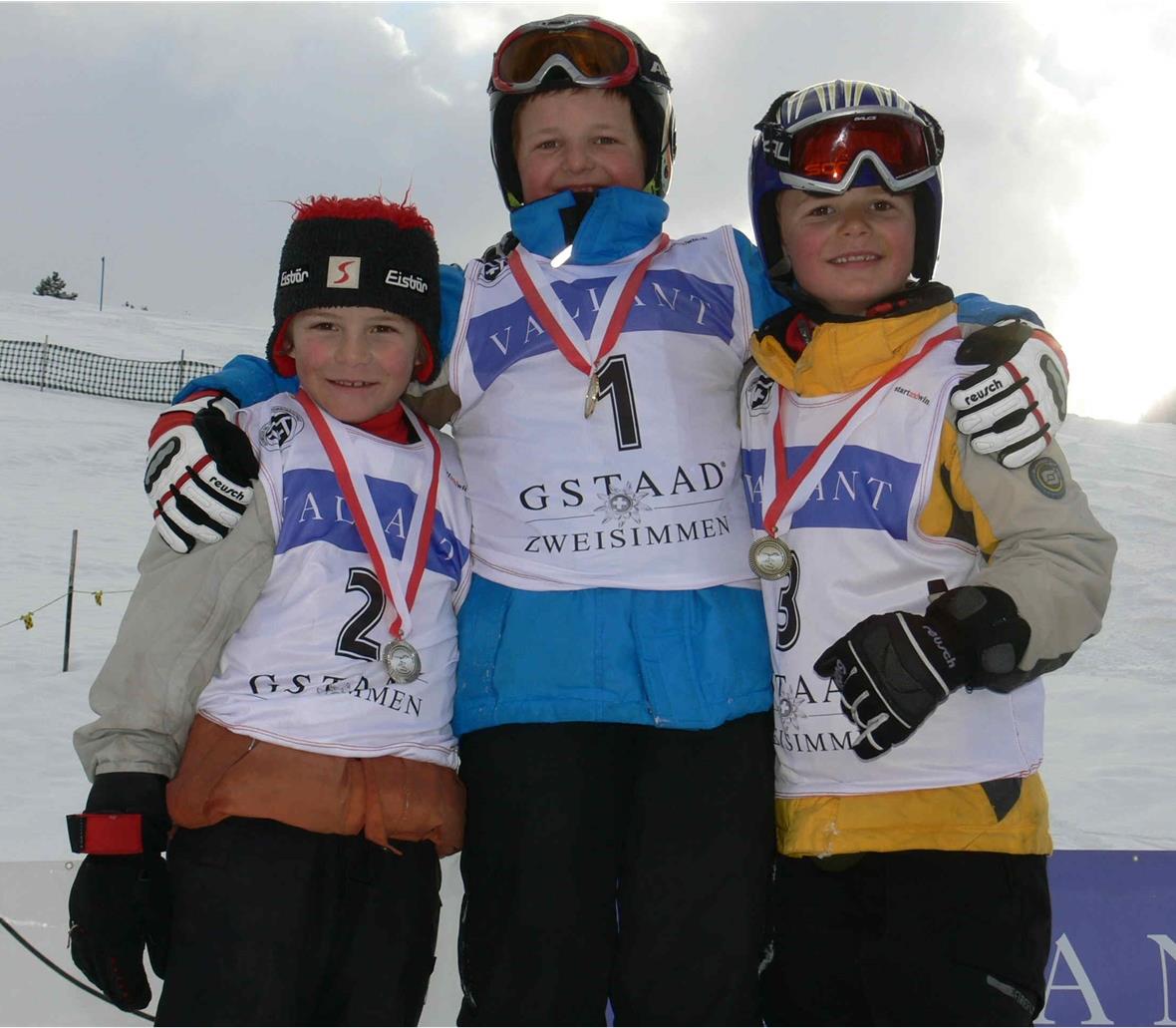 Wieder auf dem Podest; Von links: Reto Allemann (2;) der strahlende Sieger Silvio Rufener und Bruder Kilian (3;) beide holten schon im Vorjahr eine Medaille.