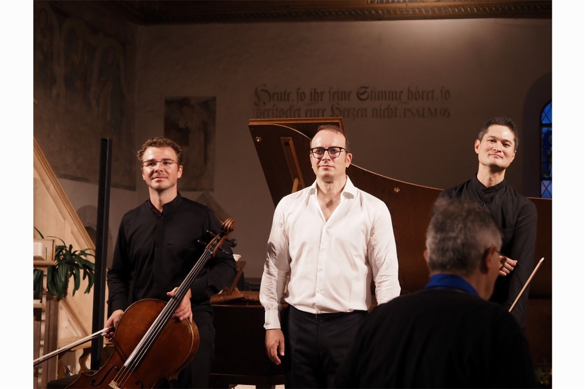"Winterreise Reloaded mit Daniel Behle und Oliver Schnyder Trio.