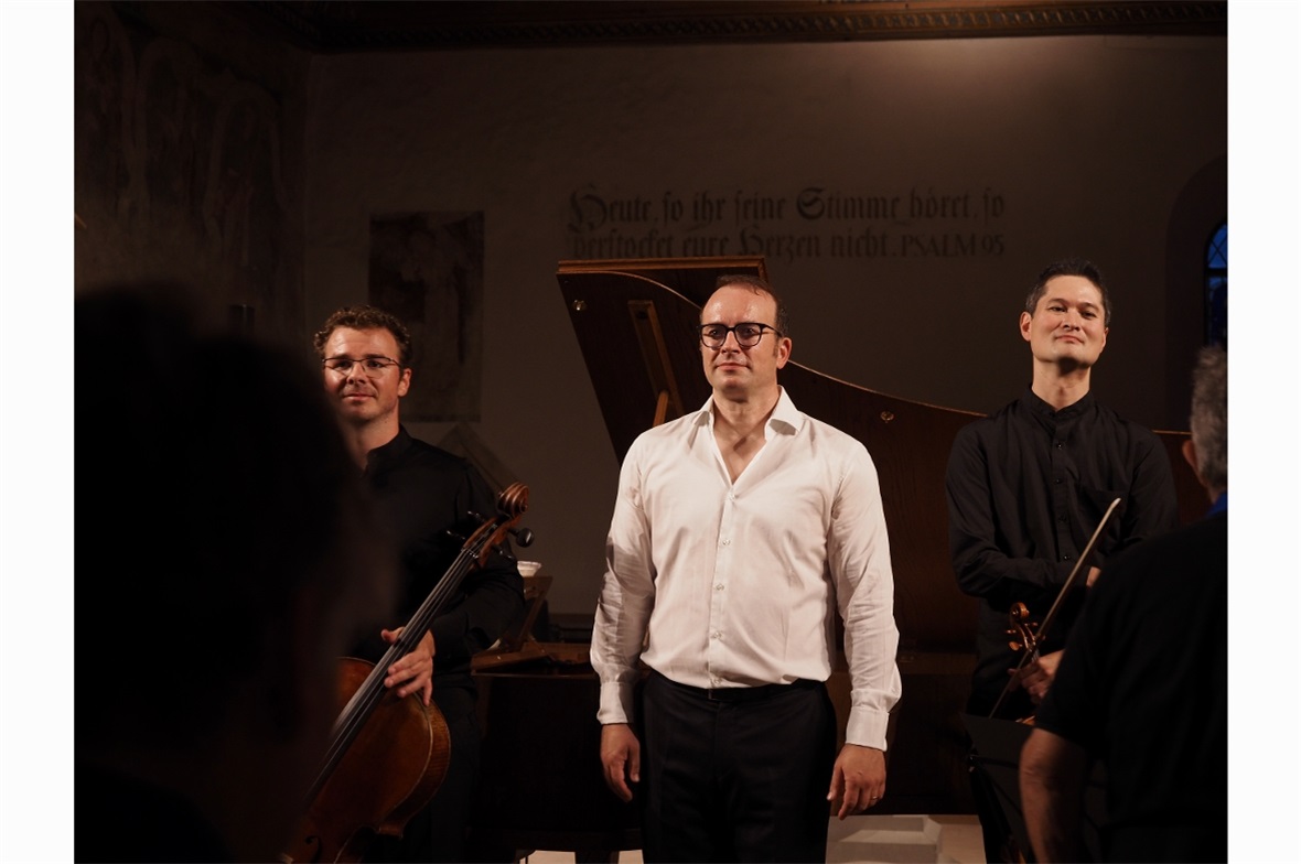 "Winterreise Reloaded mit Daniel Behle und Oliver Schnyder Trio.