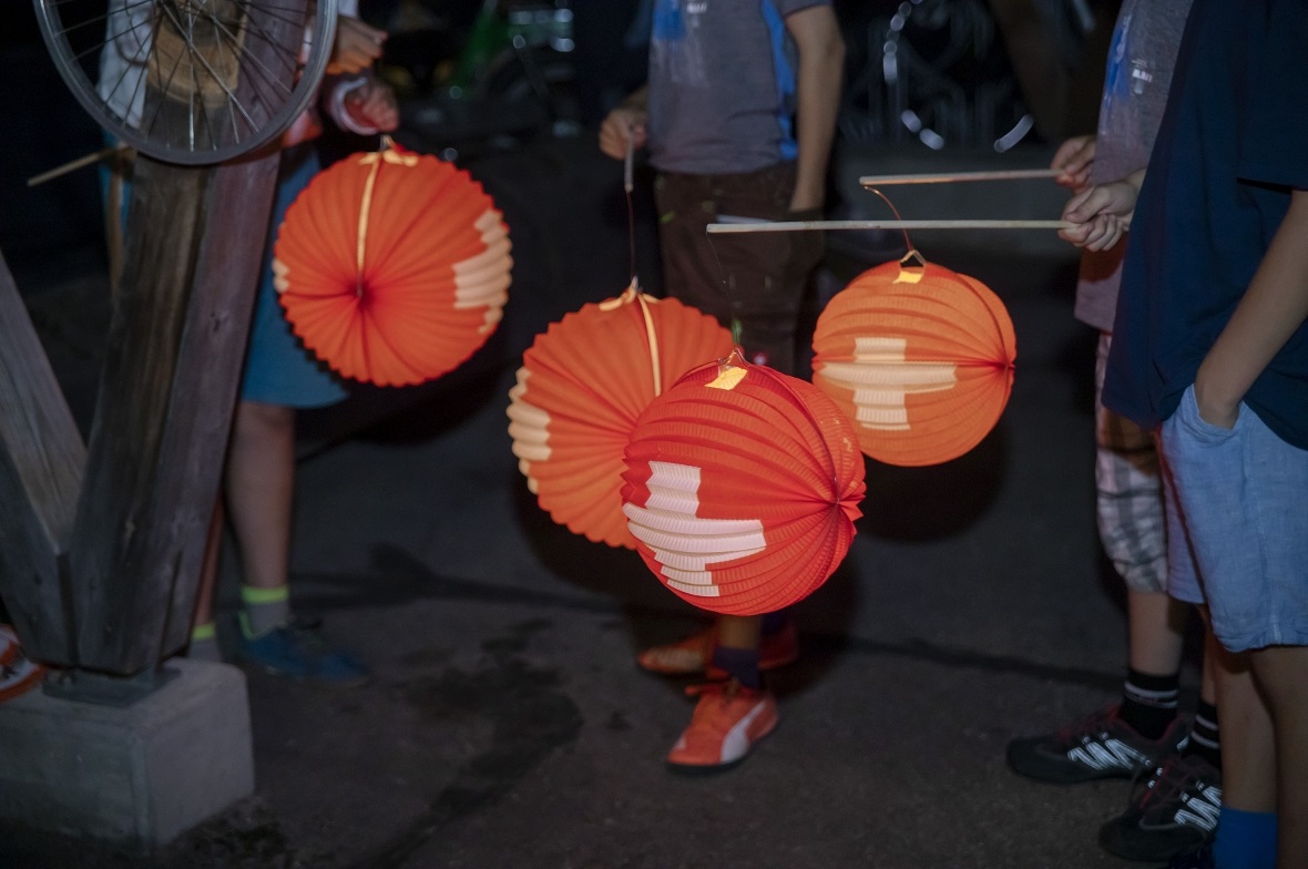 Wunderschön waren die Lampions beim Umzug in Oberwil.