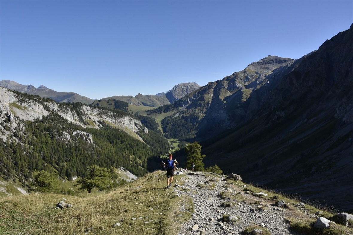 Wunderschönes Alpenpanorama runter vom Iffighorn.