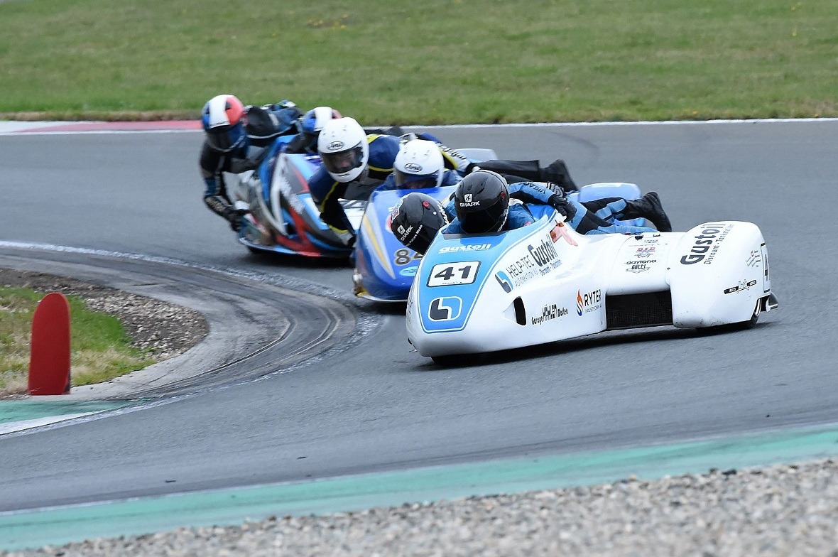 Lukas Wyssen deutscher Vizemeister im Seitenwagen Wyssen/Salmon (41) liessen in Oschersleben Laidlow/Laidlow und Peugeot/Peugeot keine Chance.