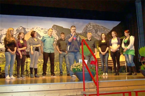 Zehn (von 19) JungbürgerInnen nahmen den Bürgerbrief persönlich in Empfang.