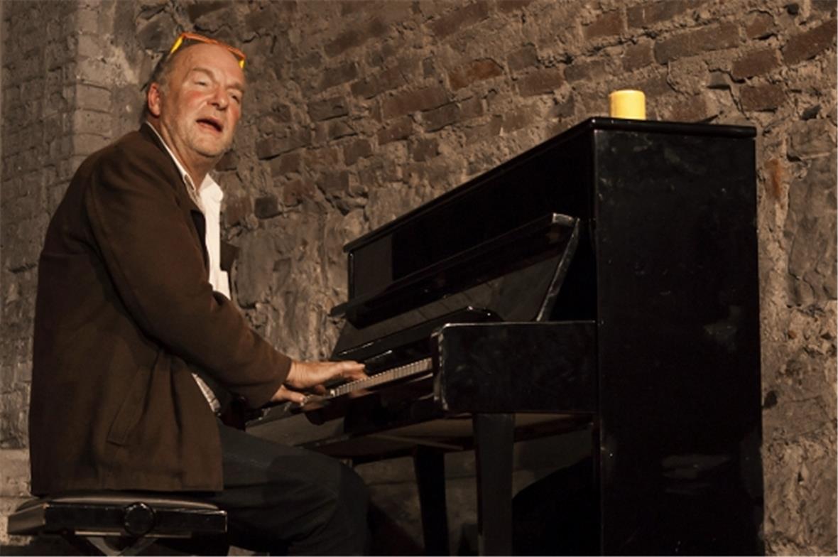 Zum Abschluss singt Martin Ott sein Liebeslied an die Kuh und berührt damit das ...