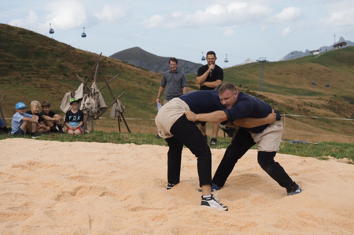 Zum Finale traten Gobeli Patrick und Kramer Lario zum Schow-Duell zusammen.