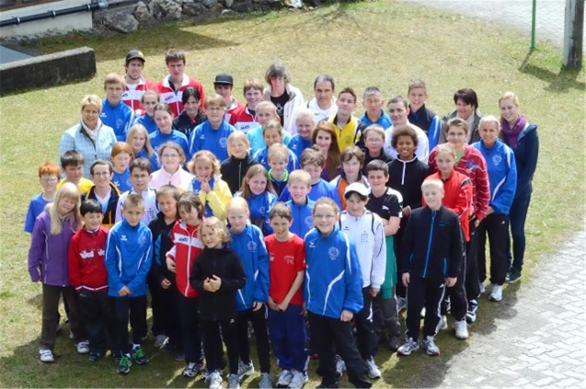 Zum abschliessenden Gruppenfoto lacht sogar die Sonne.