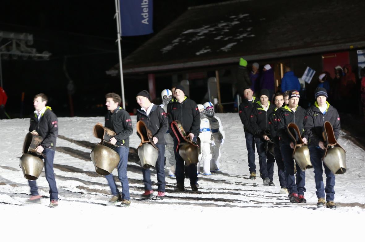 Zur Eröffnung der Show