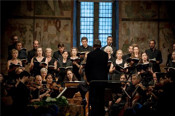 Zur Eröffnung des diesjährigen Gstaad Menuhin Festivals spielte die Gaechinger Kantorei Bachs h-Moll-Messe.