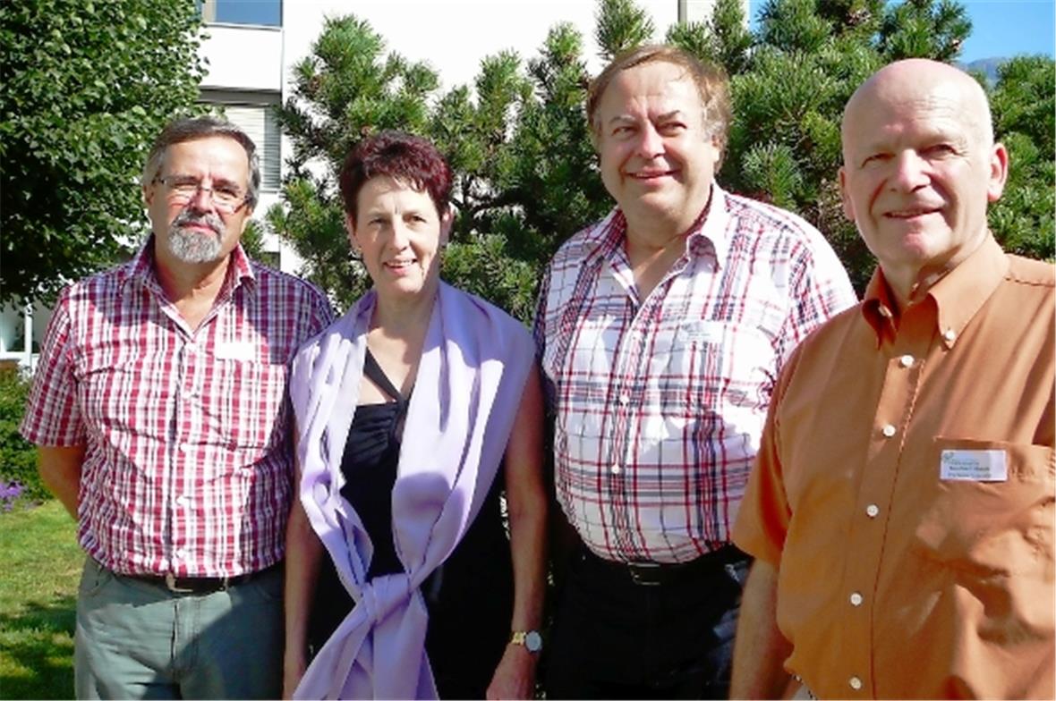 Zusammen arbeiten sie an der Zukunft des Alterszentrums Lindenmatte: Geschäftsführerin Katharina Antener mit Vorstandsmitgliedern der Pro Senectute Niedersimmental: Beat Klossner, Projektleiter; Thomas Mann, Präsident Pro Senectute; Bernhard Abbühl, Präsident der Baukommission.