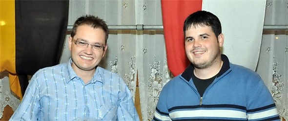 Zwei Vorbilder. Zweisimmen Schützenpräsident Marcial Schwarz als Jahresmeister (l.) und Jungschützenleiter Michael Pfund als Militärmeister.