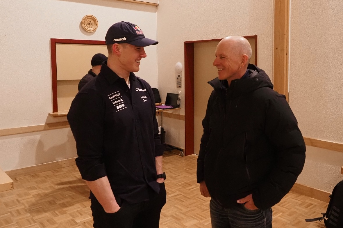 Zweifacher Weltmeister trifft Doppelweltmeister: Michael von Grünigen gratuliert...