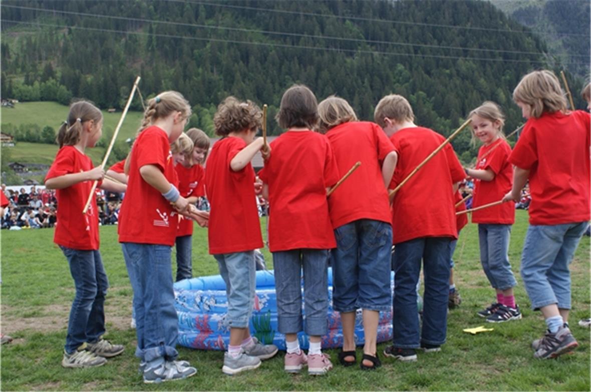 Zweisimmens Turn-Nachwuchs präsentiert das Ferienangebot