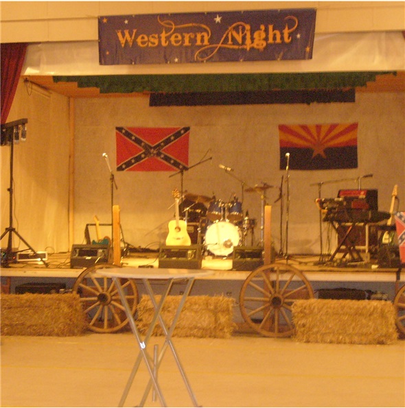 ebenfalls die Band.