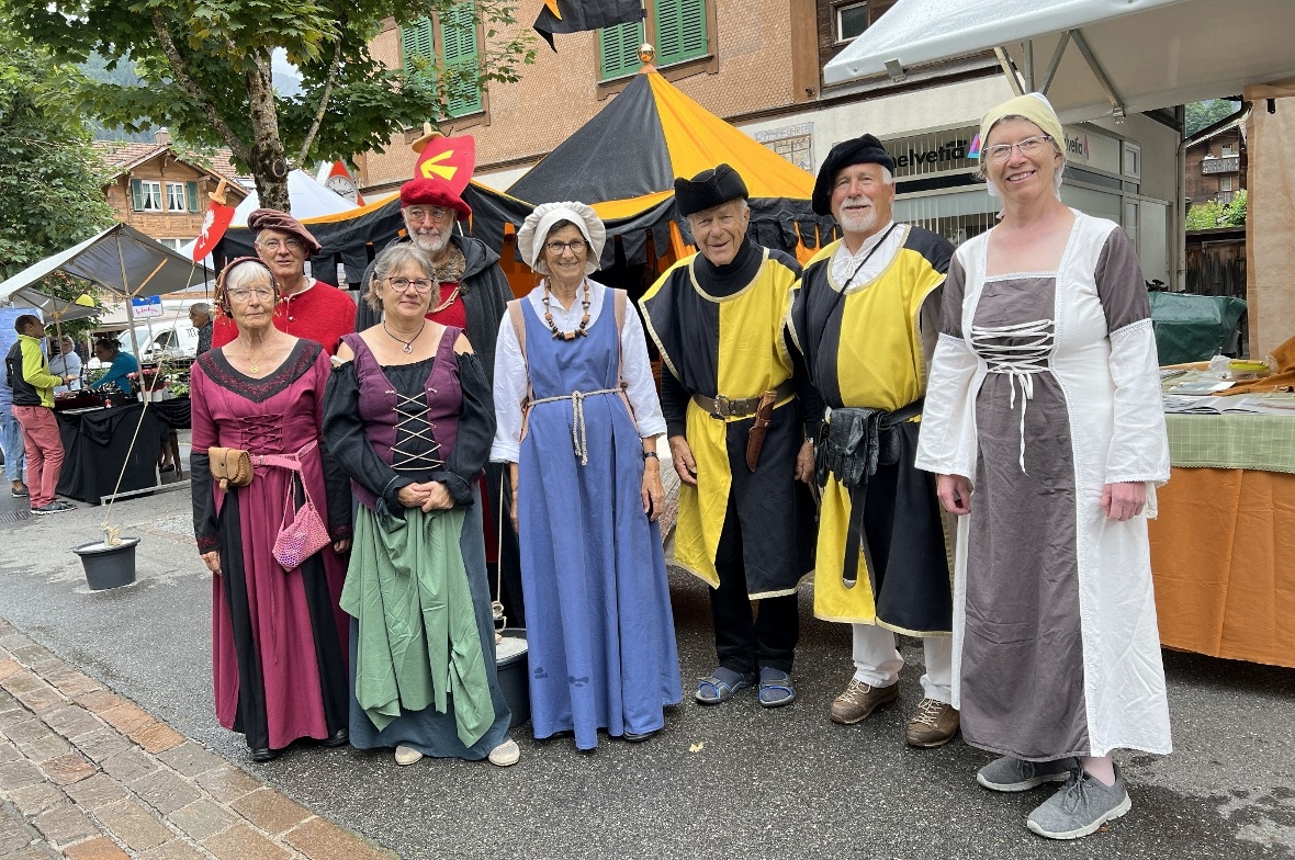 hinten vlnr Matti Johannes als Ritter Johannes vom Mannenberg, Beuret Jean Pierr...