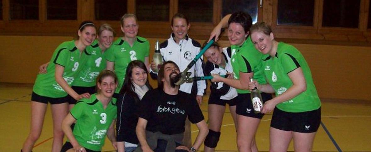 hvl: Lili Mösle, Céline Guillod, Kerstin Perren, Christina Strasser, Andrea Werren, Andrea Aegerter, Trix Perren, vvl: Cornelia Stähli, Jasmine Weber, René Ziegler