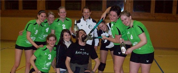 hvl: Lili Mösle, Céline Guillod, Kerstin Perren, Christina Strasser, Andrea Werren, Andrea Aegerter, Trix Perren, vvl: Cornelia Stähli, Jasmine Weber, René Ziegler