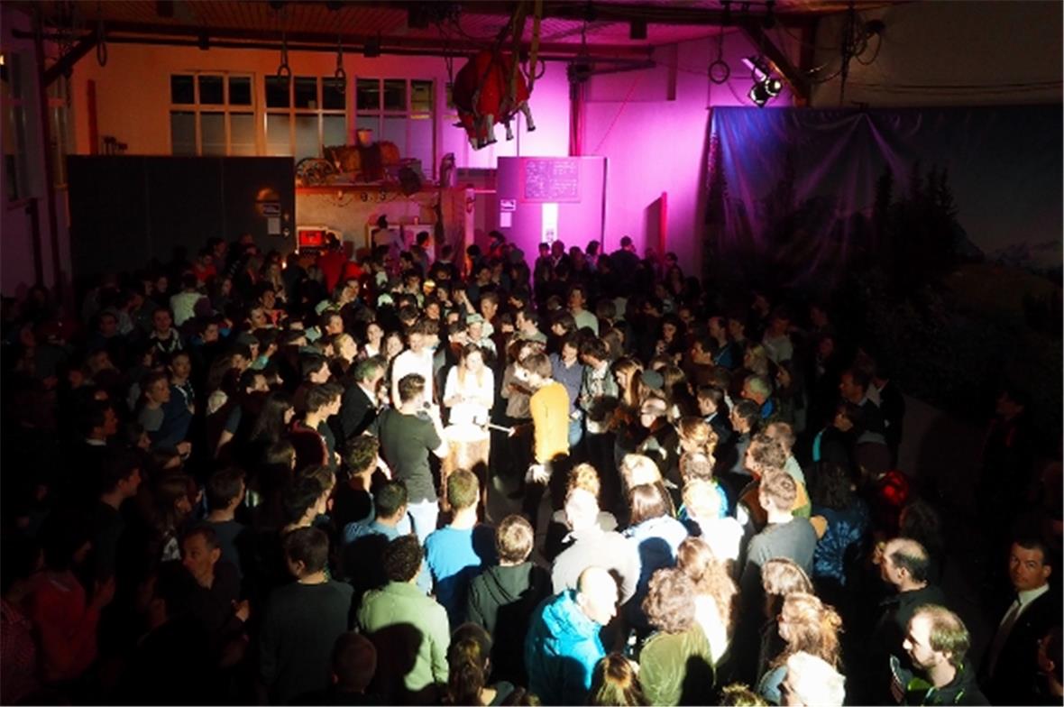 …und genossen die Partystimmung in Zweisimmen bis weit nach Mitternacht.