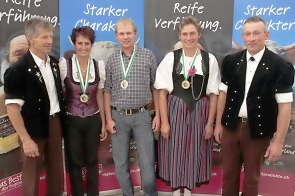 v.l.n.r. Erwin und Christina Zumbrunnen (Rang 2), Erwin Imfeld (Rang 1),Annemarie und Andreas Brügger (Rang 3)
