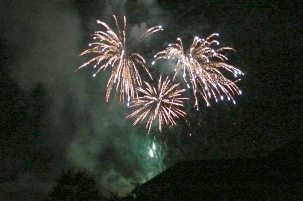 …wie jedes Jahr wurde dieses durch Spenden finanziert und rundete den Abend würd...